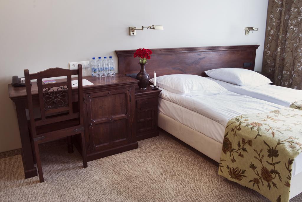 Orient Palace Bielany Wrocławskie Habitación foto